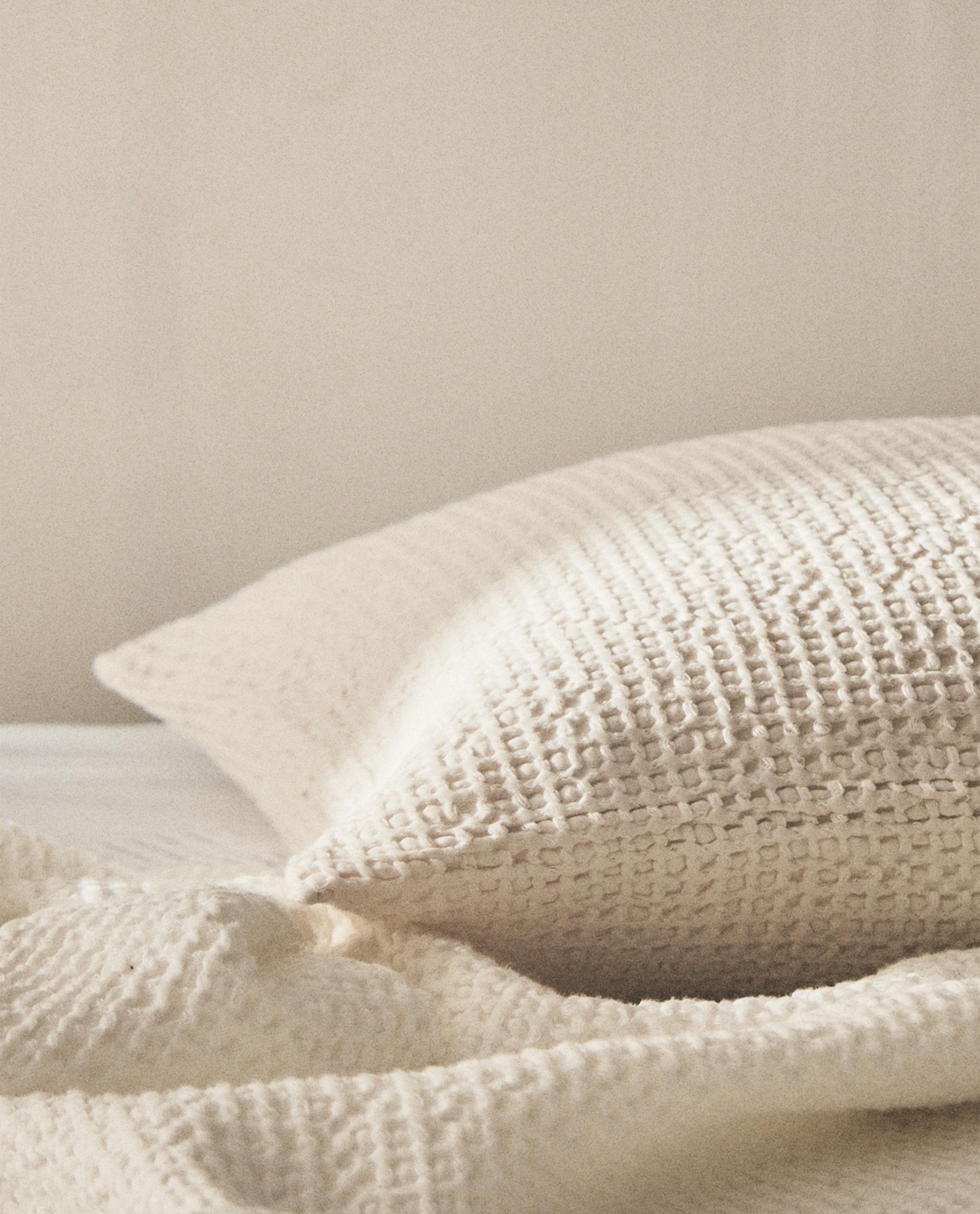 クッションカバー ワッフルファブリック | Zara Home 日本/Japan