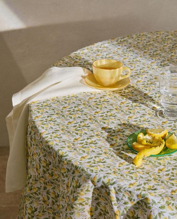 RESIN-COATED COTTON TABLECLOTH WITH LEMON PRINT