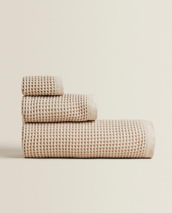 WAFFLE-KNIT COTTON BATH TOWEL