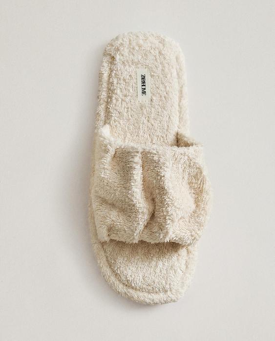 PLEATED TERRY BATHROOM SLIDERS