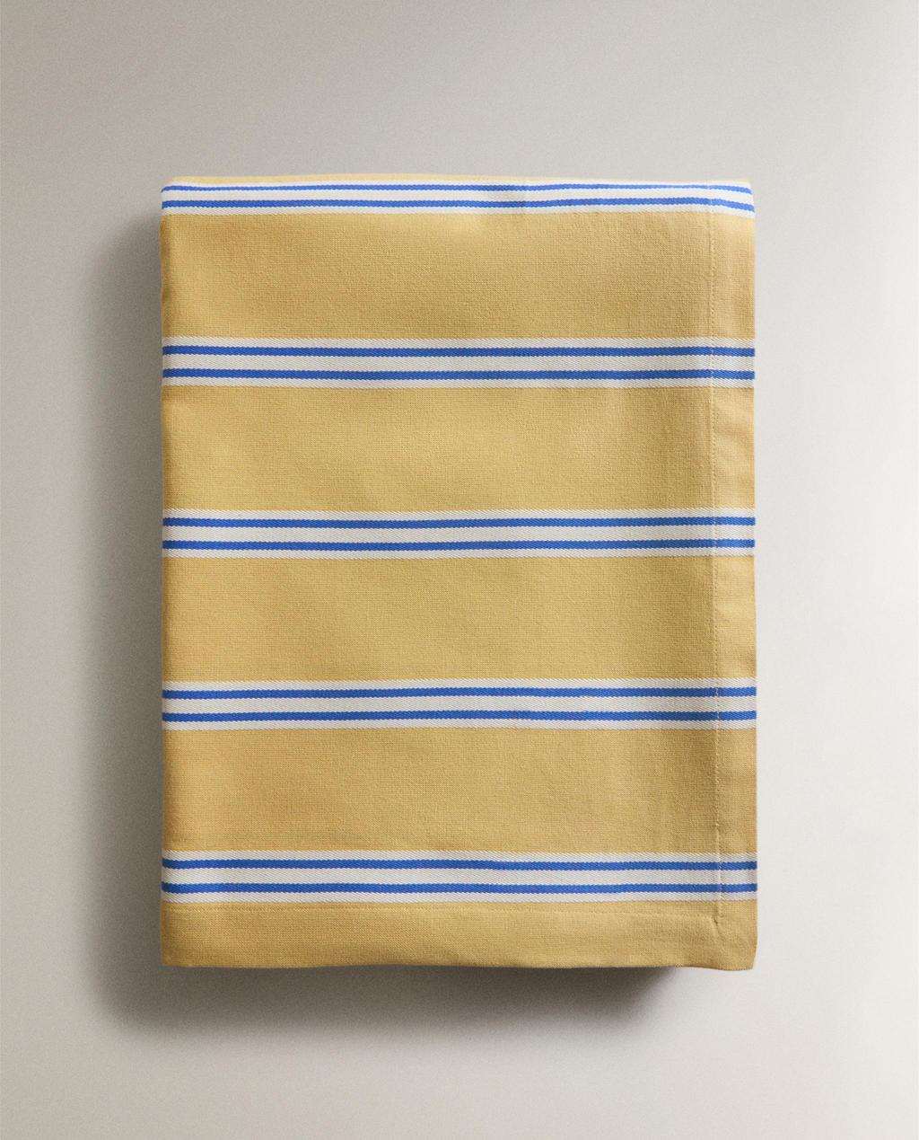 TABLECLOTH WITH STRIPED PRINT