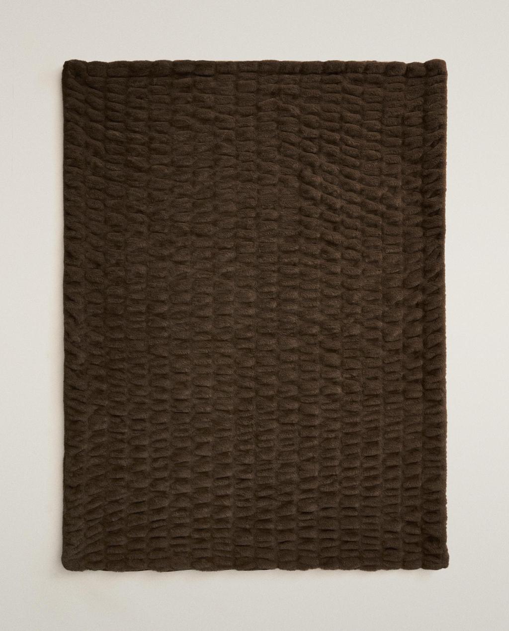 WAVY FAUX FUR BLANKET