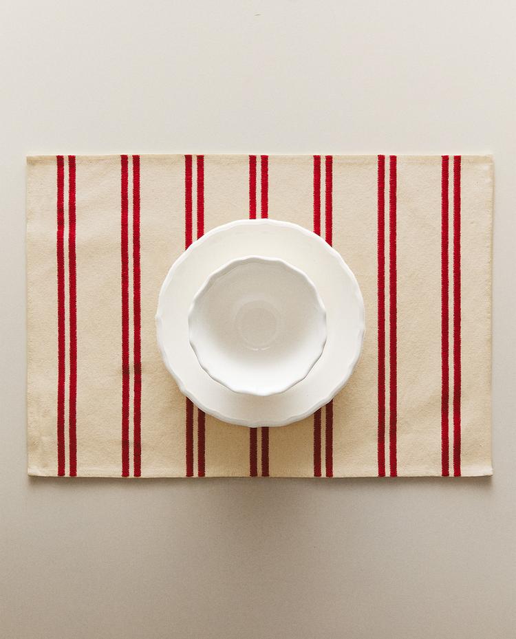 EMBROIDERED DOUBLE STRIPE PLACEMAT