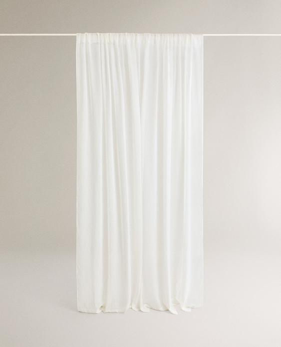 LOW OPACITY DOUBLE-WIDTH CURTAIN