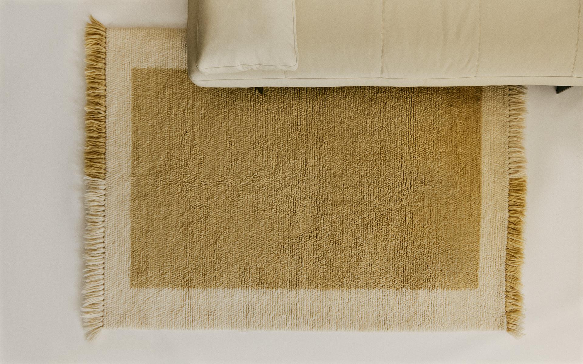 WOOL RUG