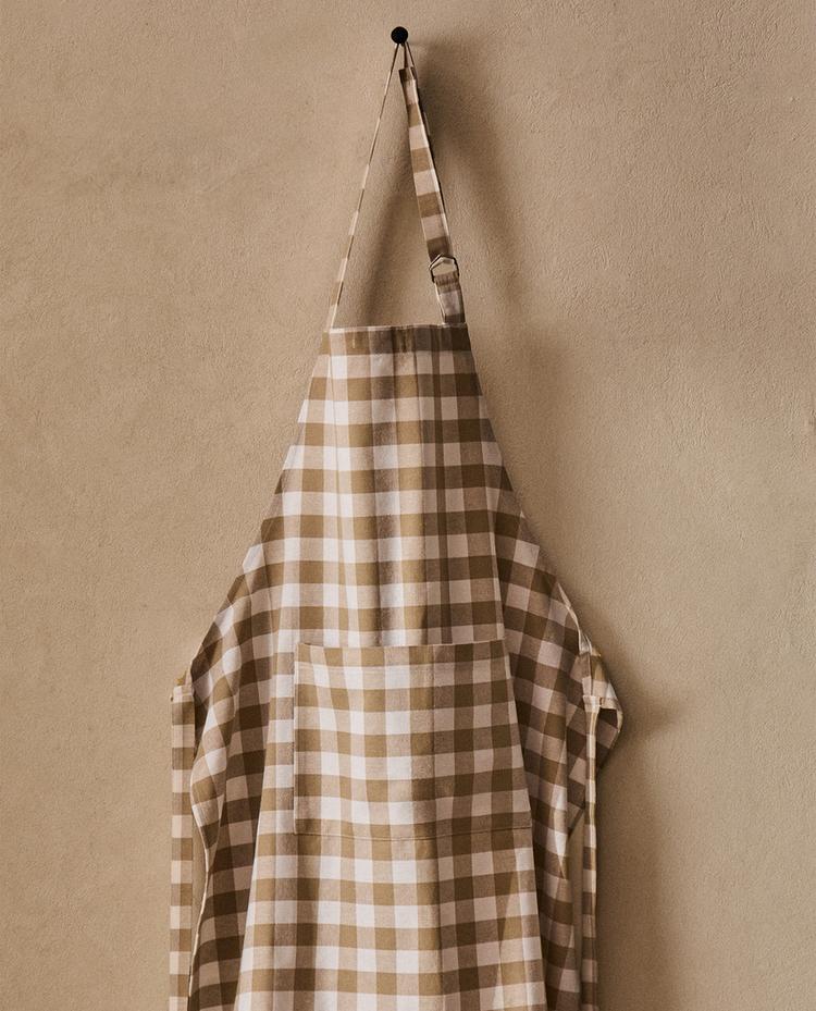 DYED THREAD APRON