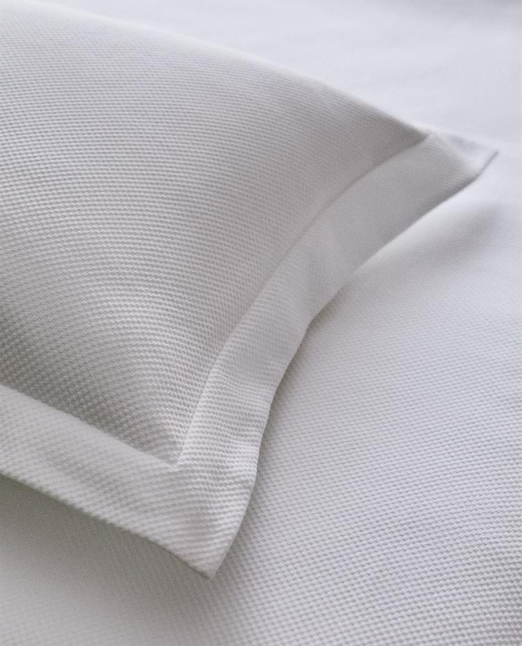 COTTON PIQUÉ CUSHION COVER