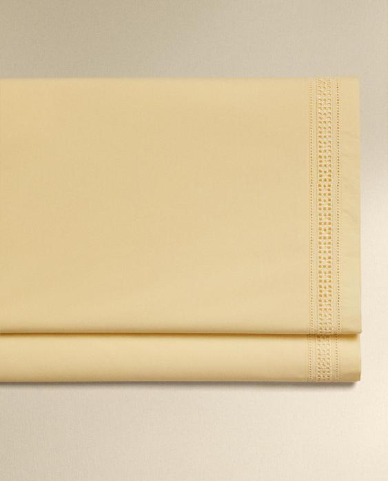 DRAP DE DESSUS BRODERIE AJOURÉE