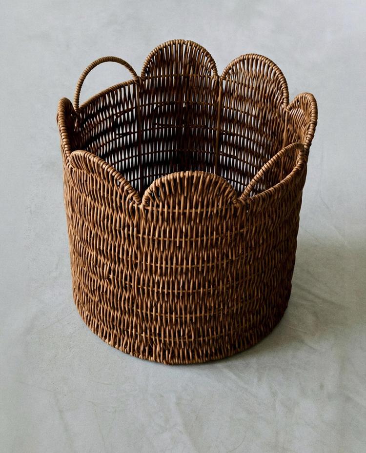 سلة مستديرة متموجة من البلاستيك المعاد تصنيعه