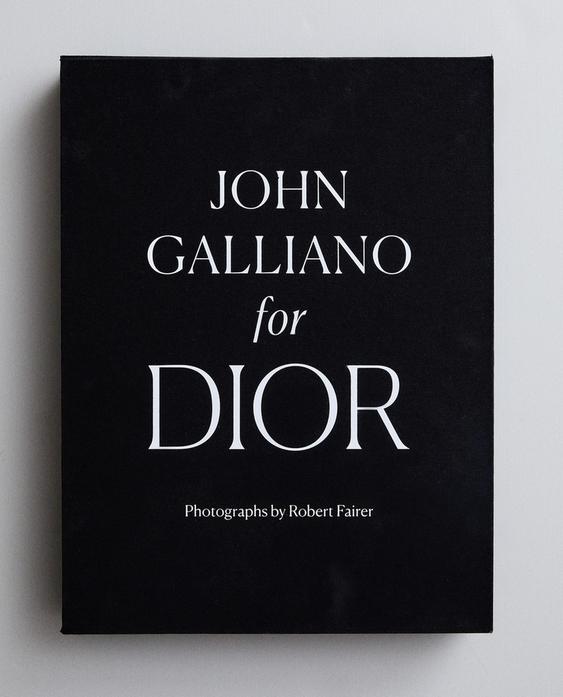 KNJIGA JOHN GALLIANO ZA DIOR (ENGLESKI)