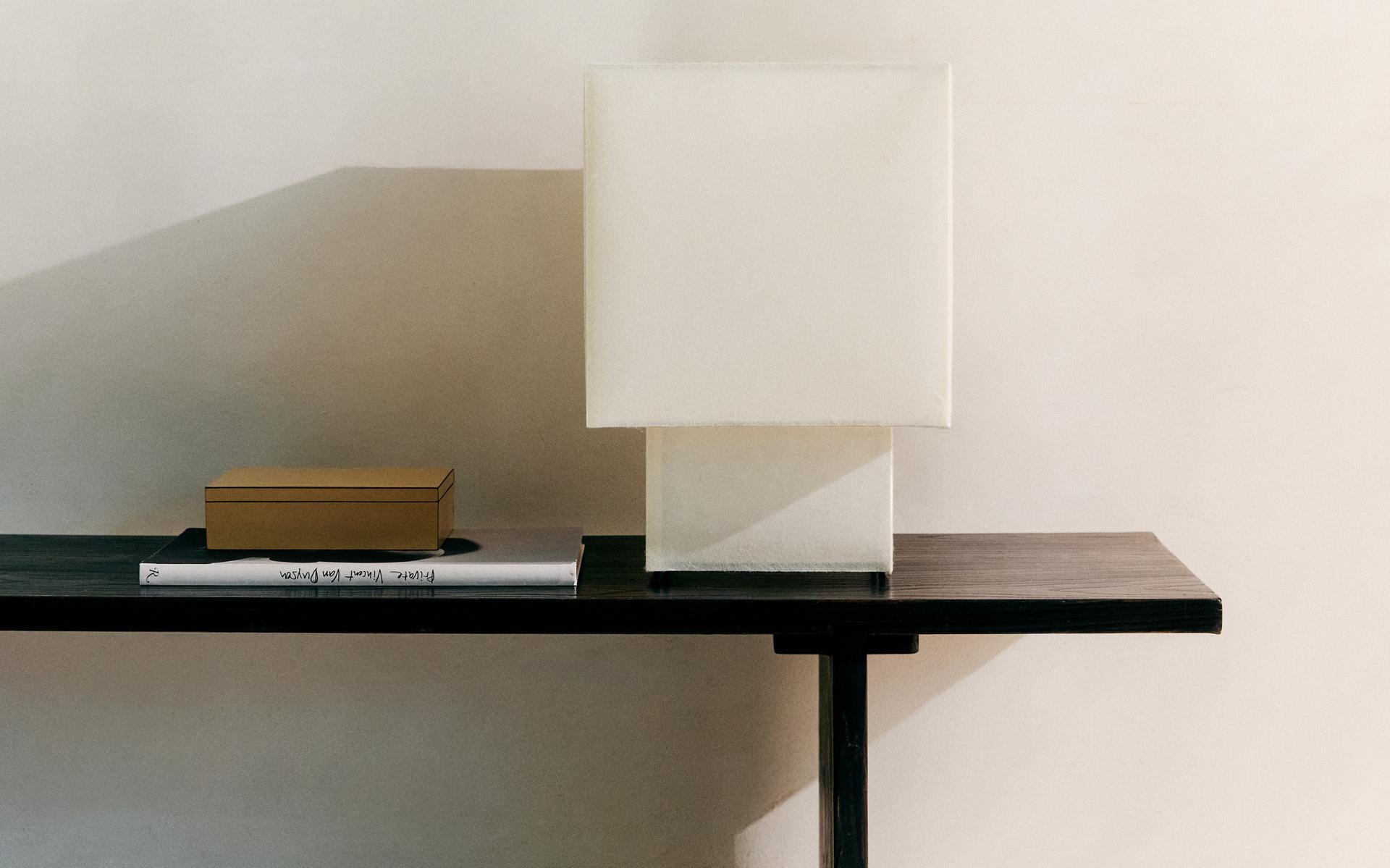 TABLE LAMP M 02