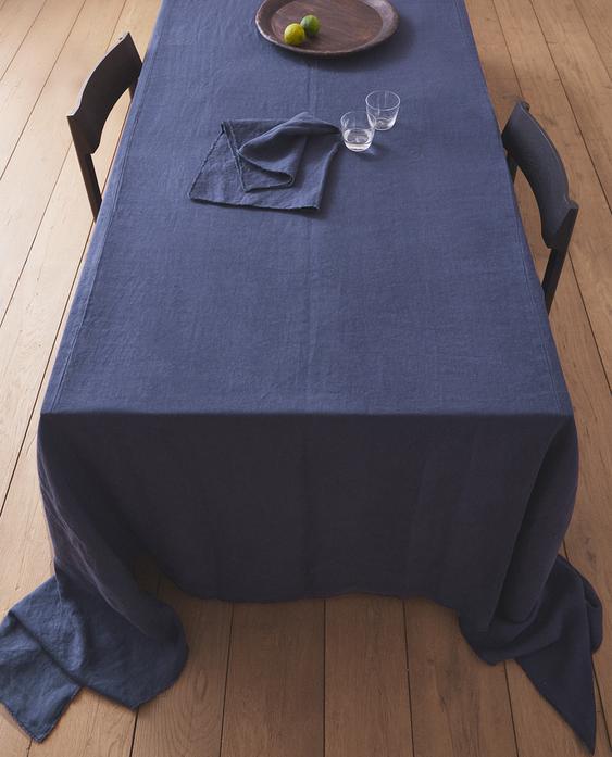 TABLECLOTH 01