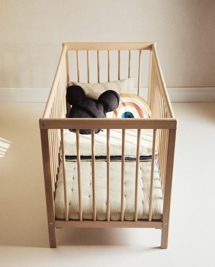 CLASSIC WOODEN COT