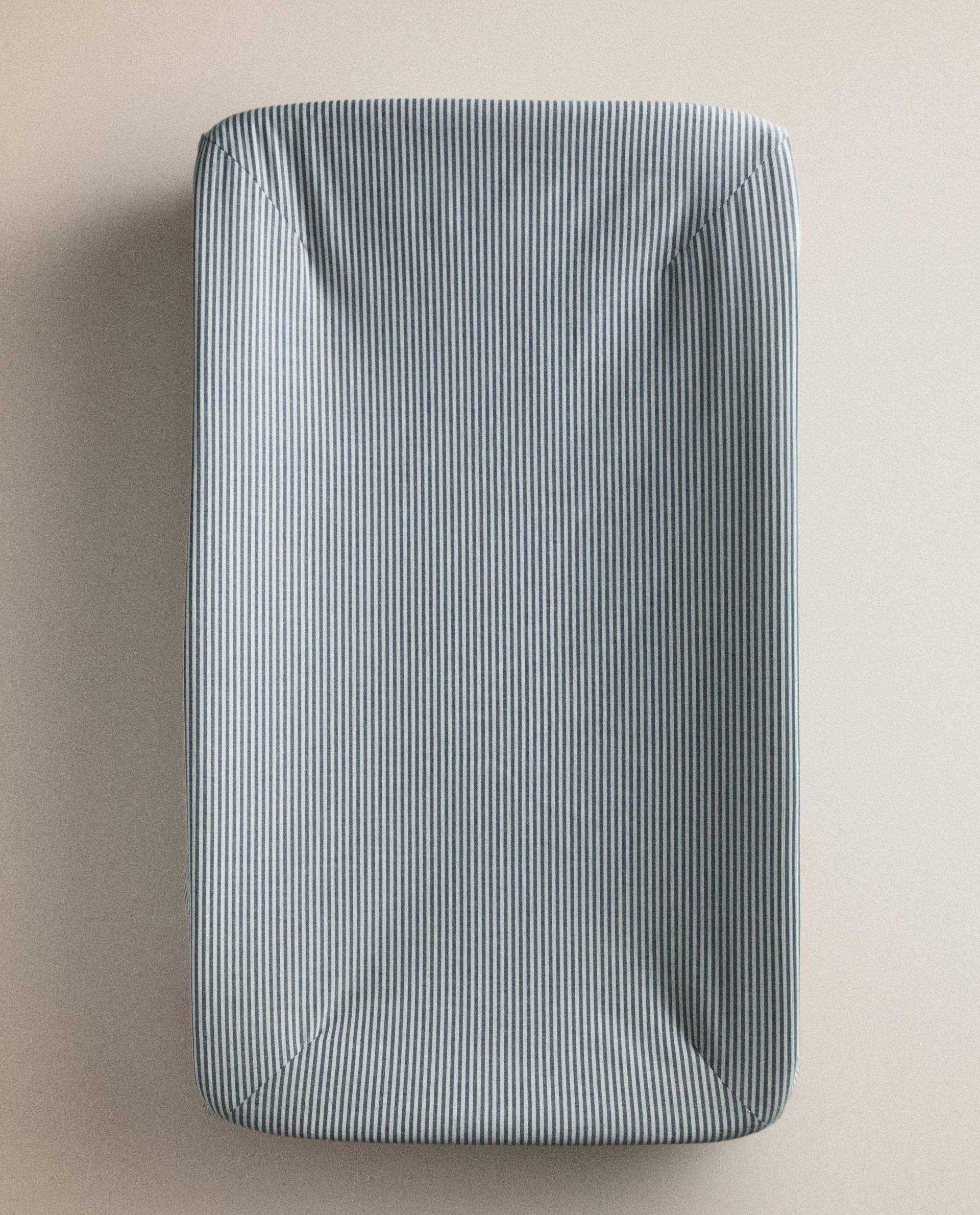 HOUSSE DE MATELAS À LANGER RAYURES