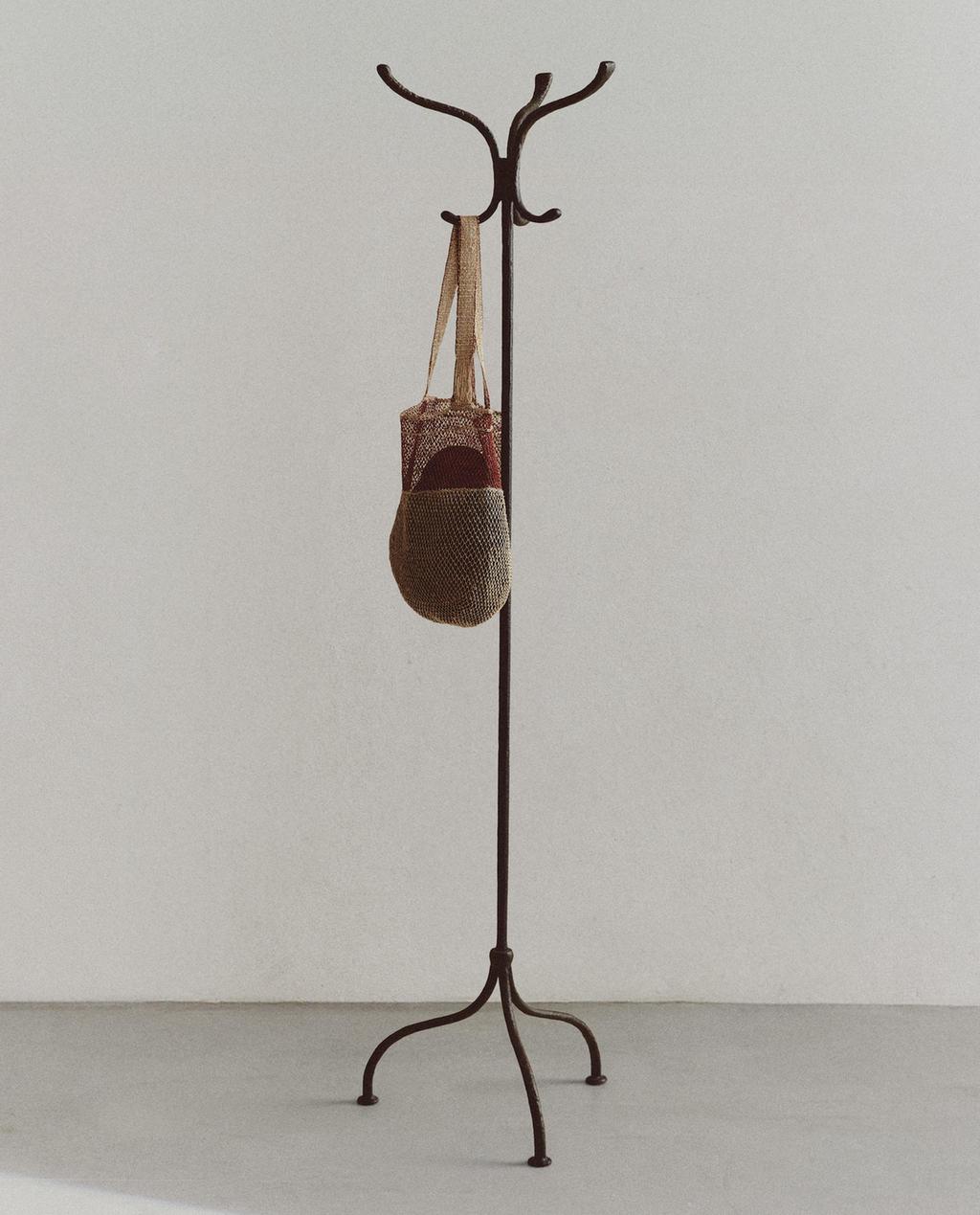 COAT STAND