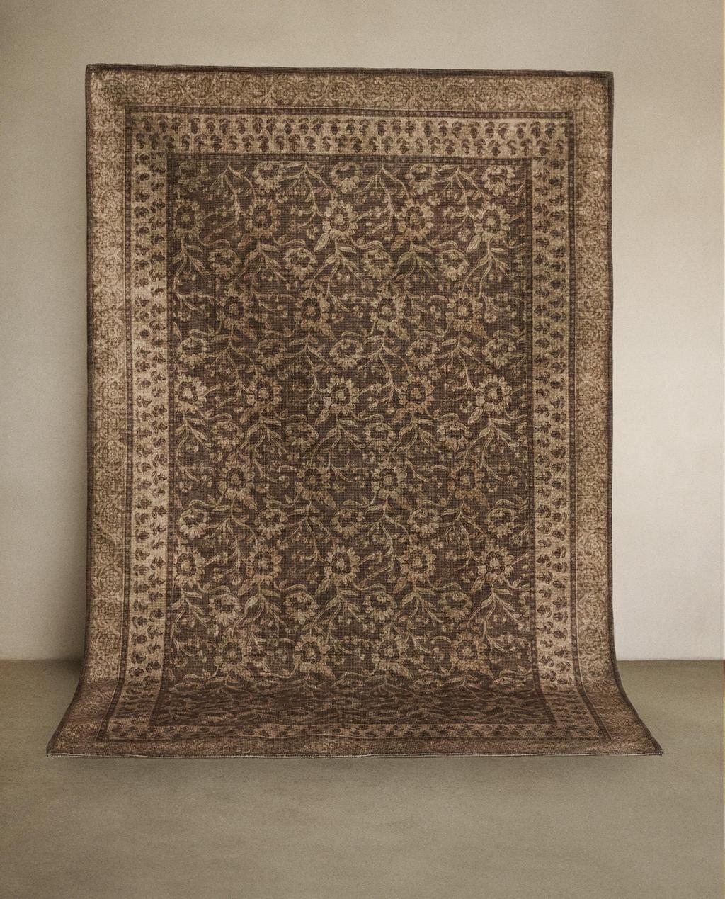 VINTAGE FLORAL RUG