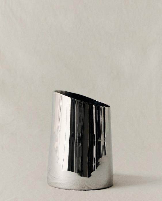 STEEL VASE