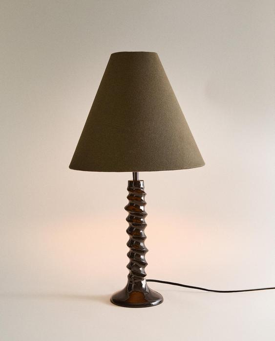 BORDSLAMPA MED RELIEFDESIGN
