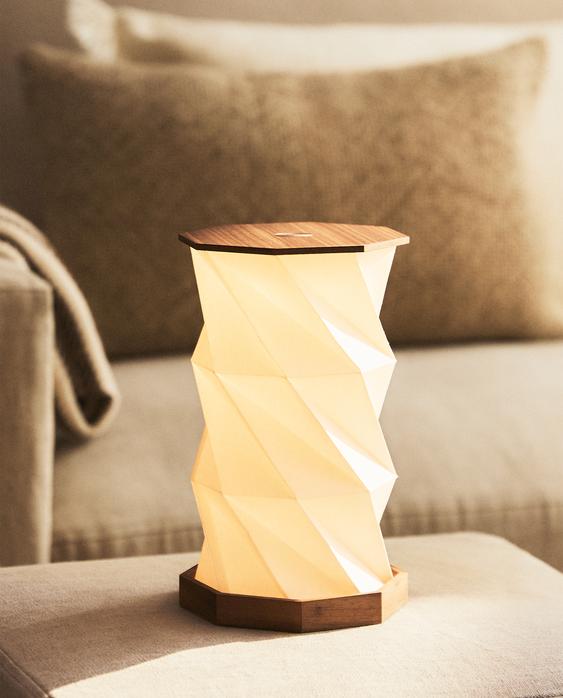 CORDLESS FOLDABLE TABLE LAMP