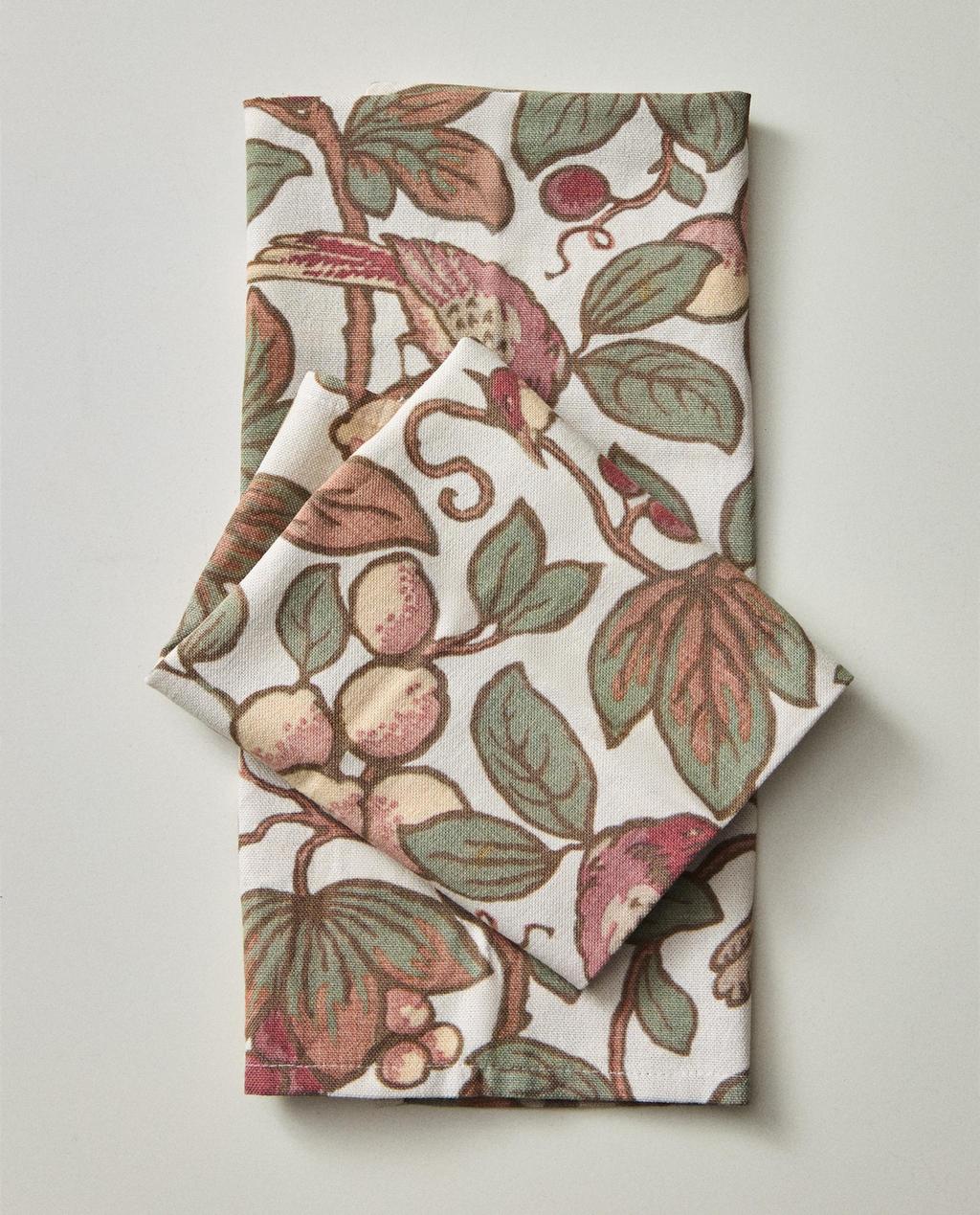 LOT DE TORCHONS À MOTIF BOTANIQUE (LOT DE 2)