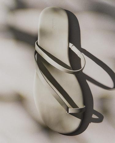 FLAT LEATHER SANDALS