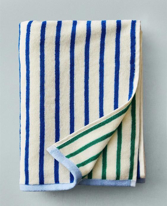 KIDS' REVERSIBLE STRIPED BATH TOWEL