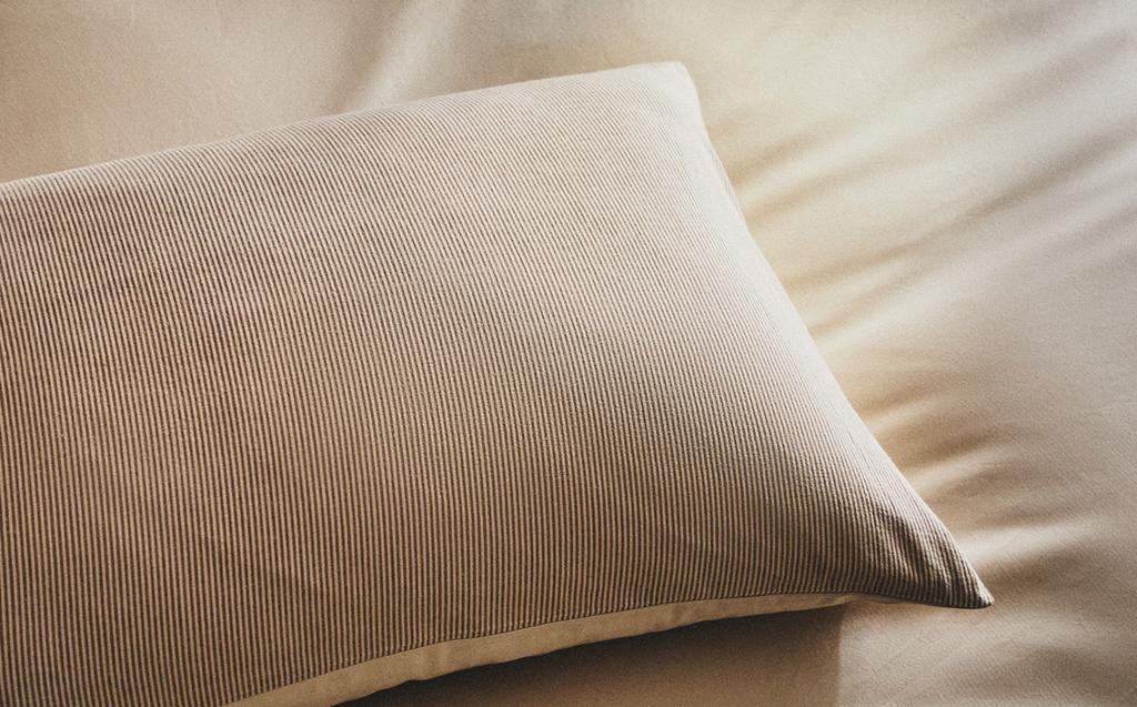 STRIPED SEERSUCKER PILLOWCASE