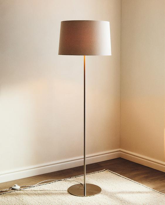EXTENDIBLE METAL FLOOR LAMP