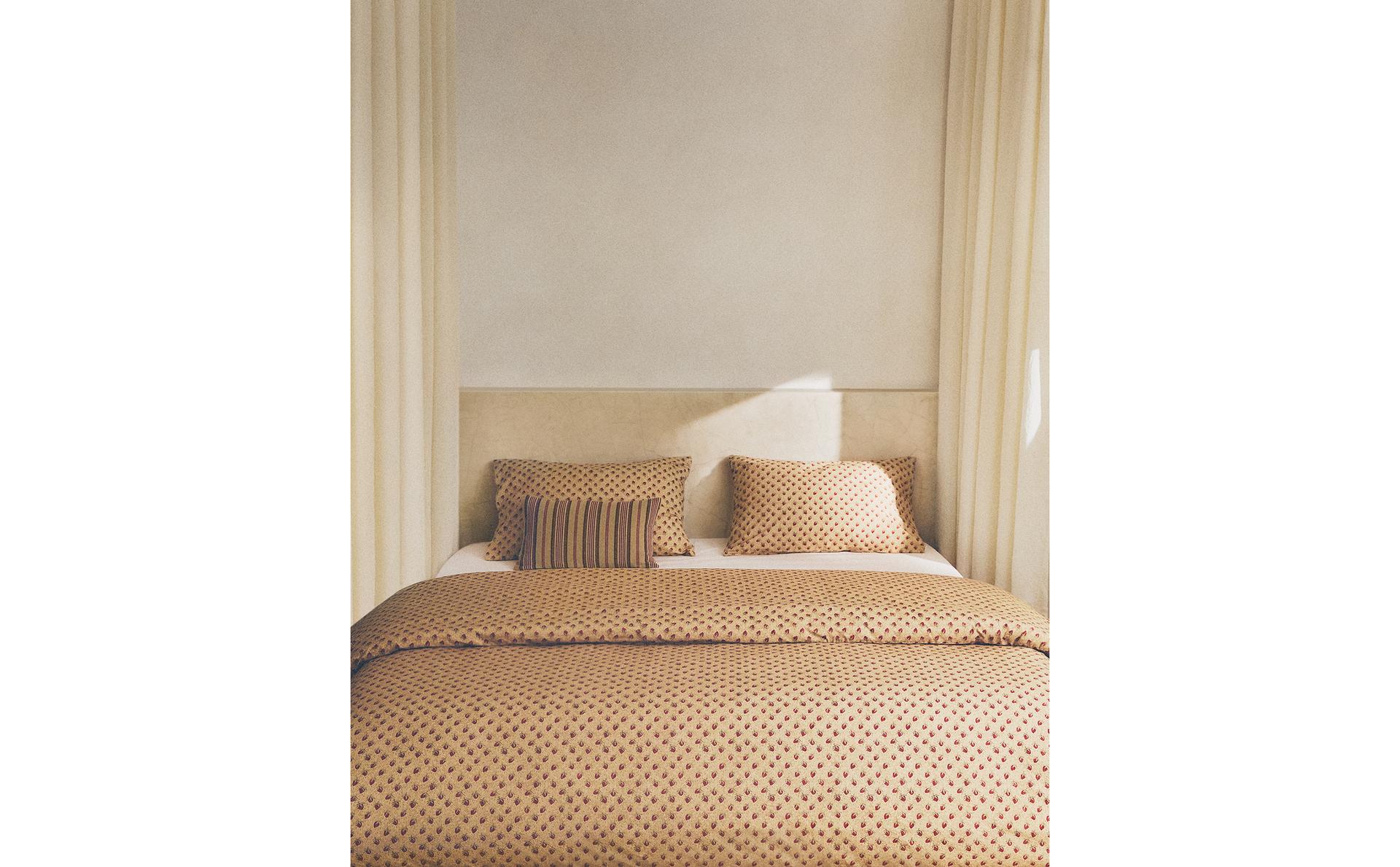 STRAWBERRY PERCALE DUVET COVER | KATHARINE POLE