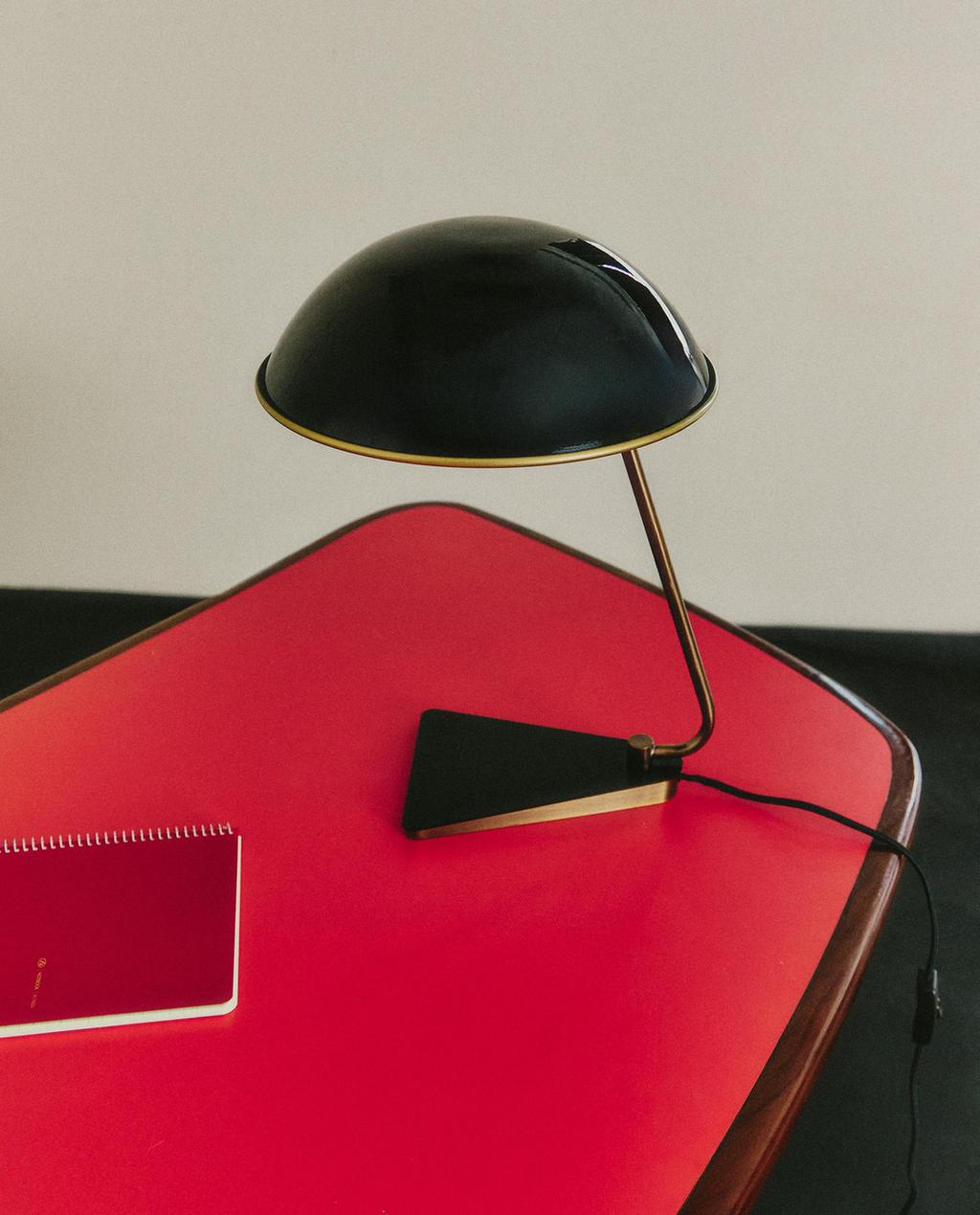 LAMPE DE TABLE EN MÉTAL