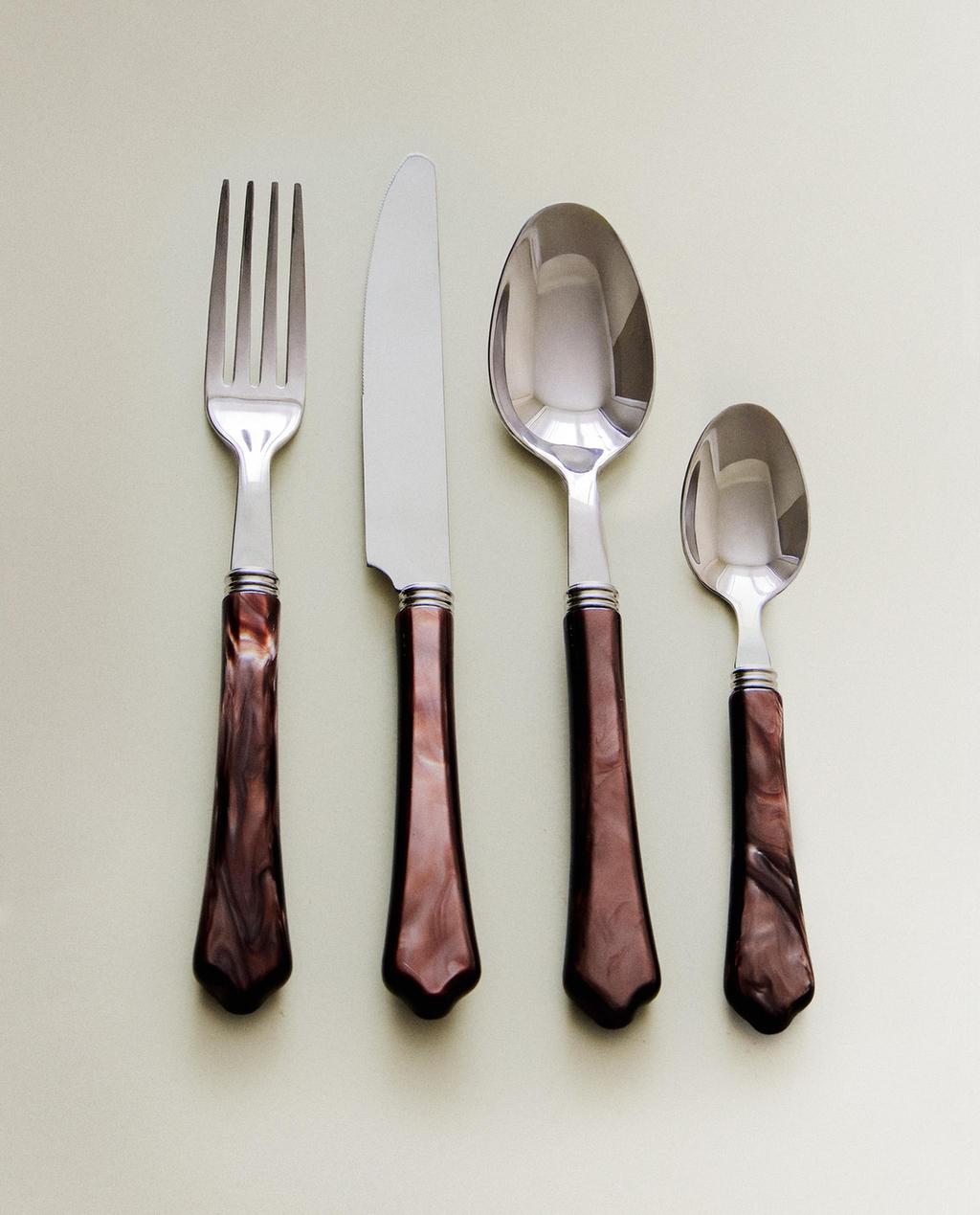 4-PIECE CUTLERY SET WITH MOTHER-OF-PEARL-EFFECT HANDLE