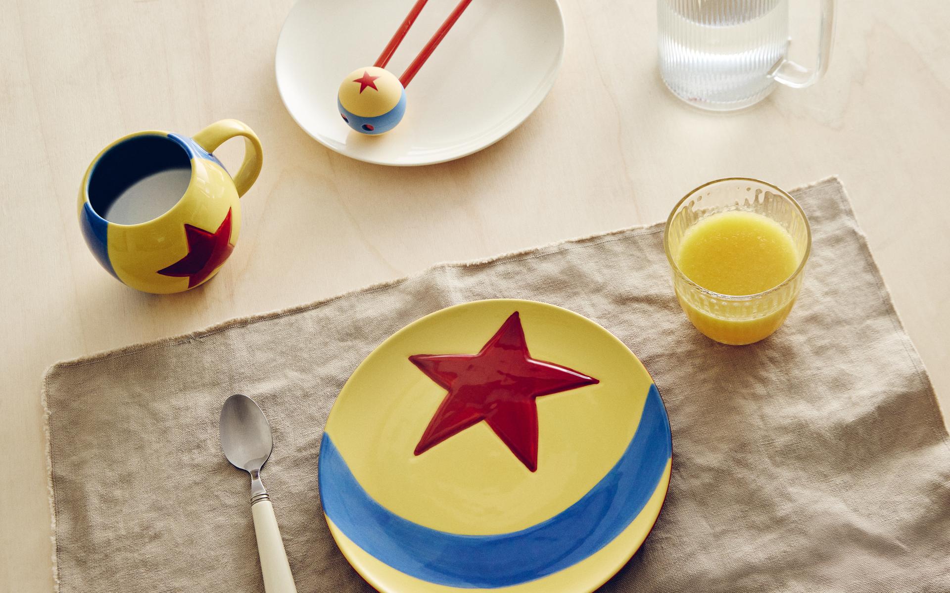 PIXAR BALL MONSTERS, INC. ©DISNEY/PIXAR TABLEWARE