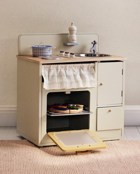 KIDS' WOODEN KITCHEN TOY
