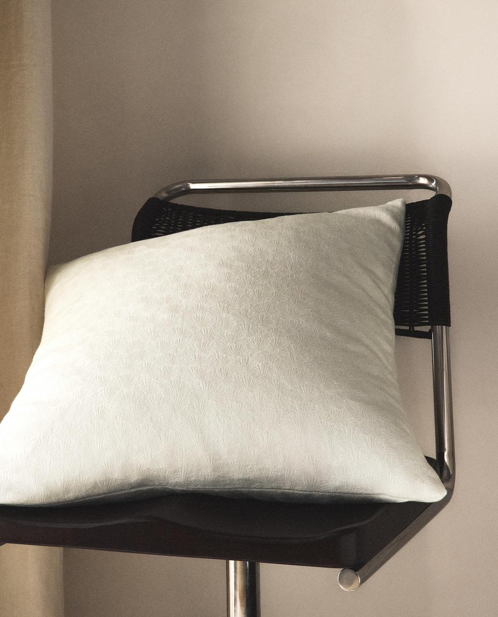 COTTON JACQUARD CUSHION COVER