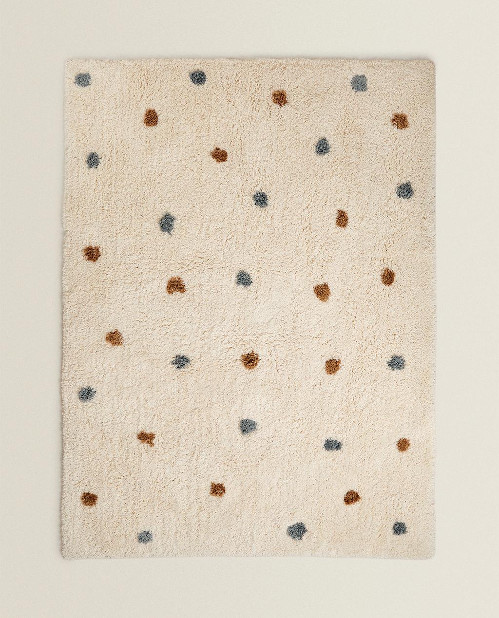 ÇOCUKLAR İÇİN DOKULU VE PUANTİYELİ DİKDÖRTGEN HALI