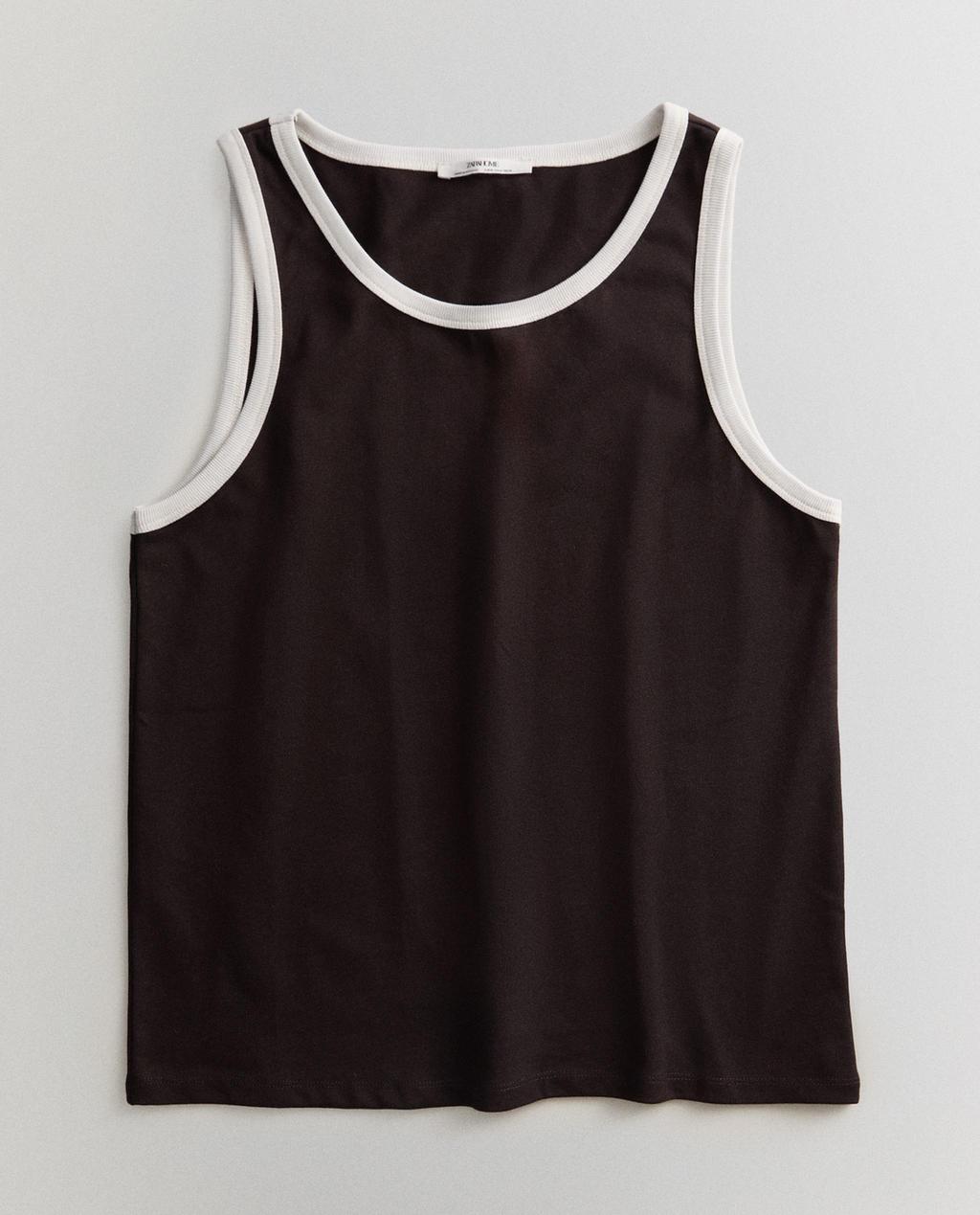 Tricou cu bretele și bordură contrastantă