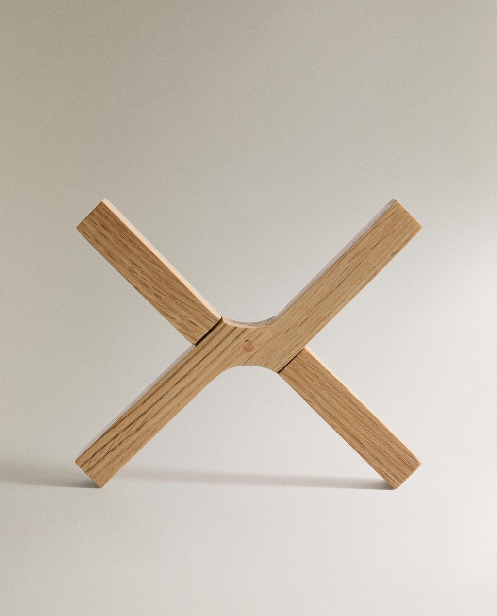 WOODEN TRIVET