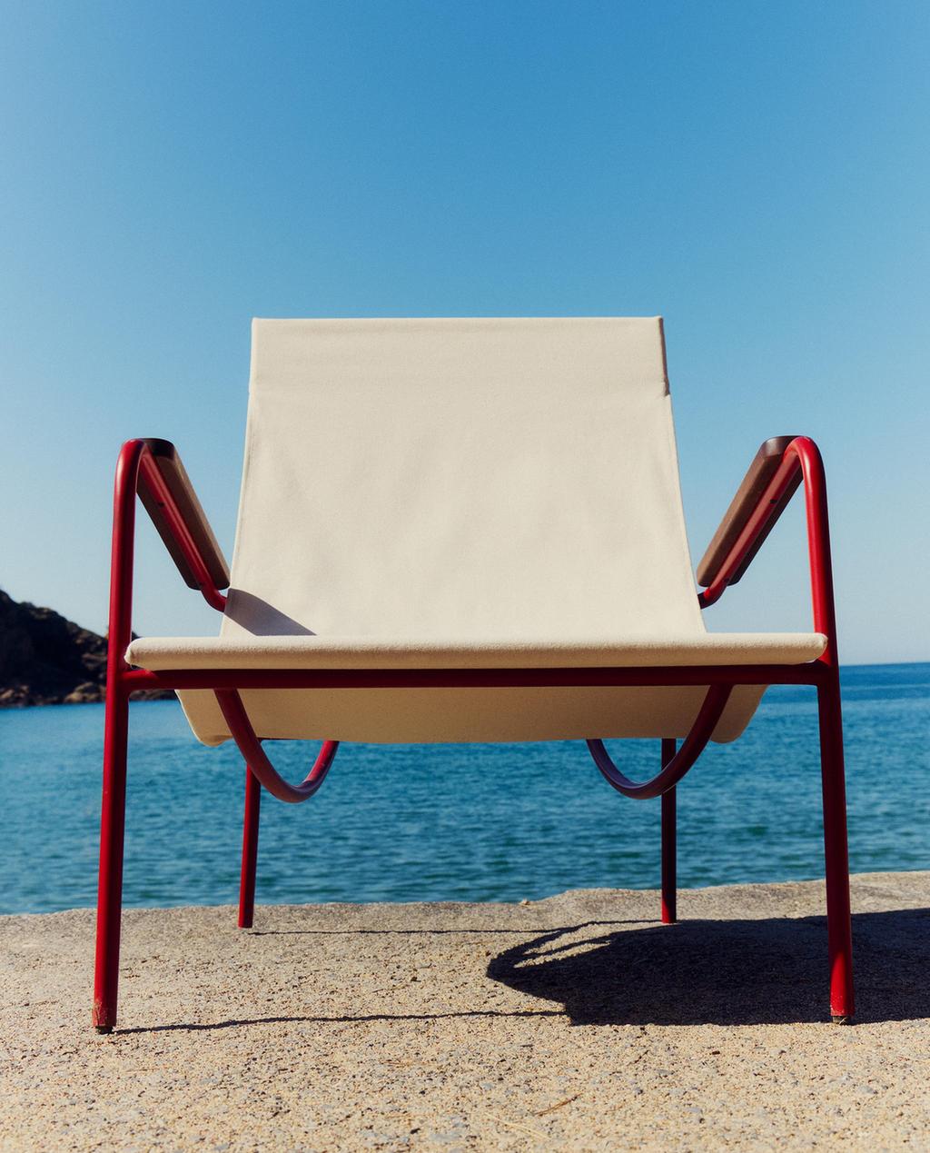 CHAISE STRUCTURE MÉTALLIQUE COULEUR