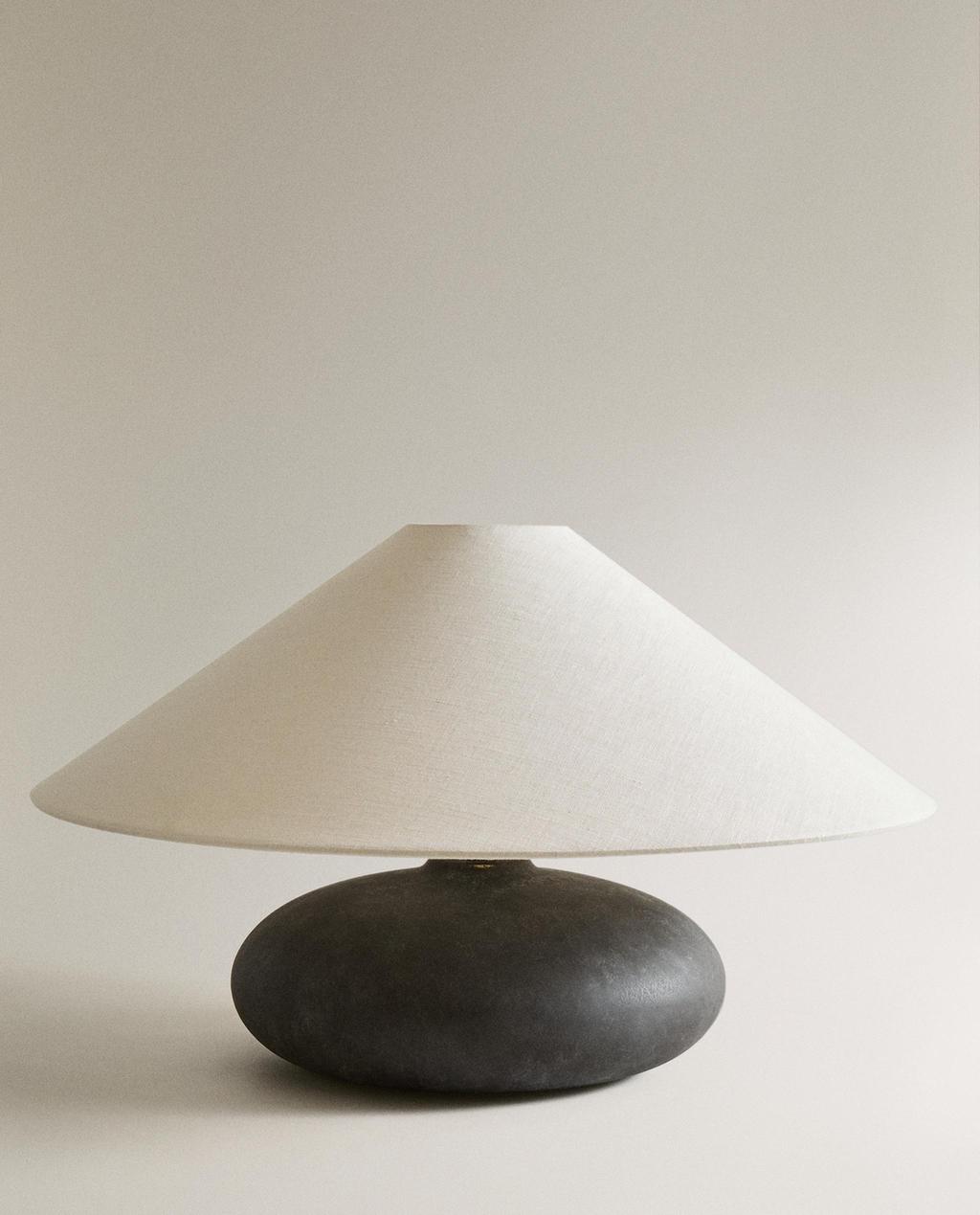 CERAMIC TABLE LAMP
