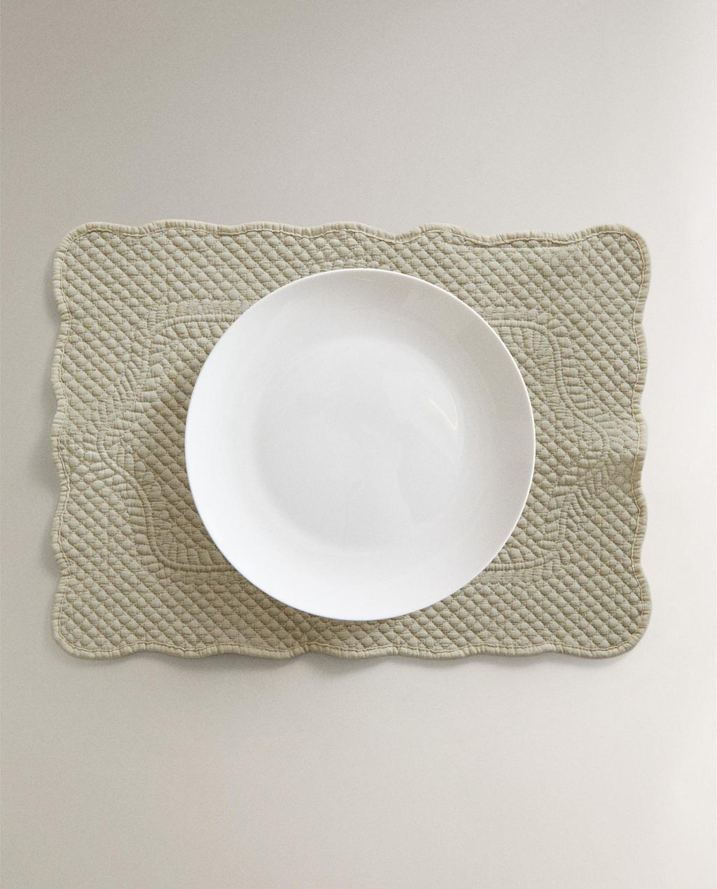 SET DE TABLE MATELASSÉ