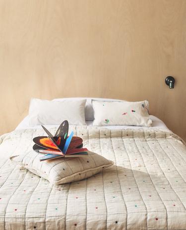 CHILDREN'S CHECK AND POLKA DOT BEDSPREAD