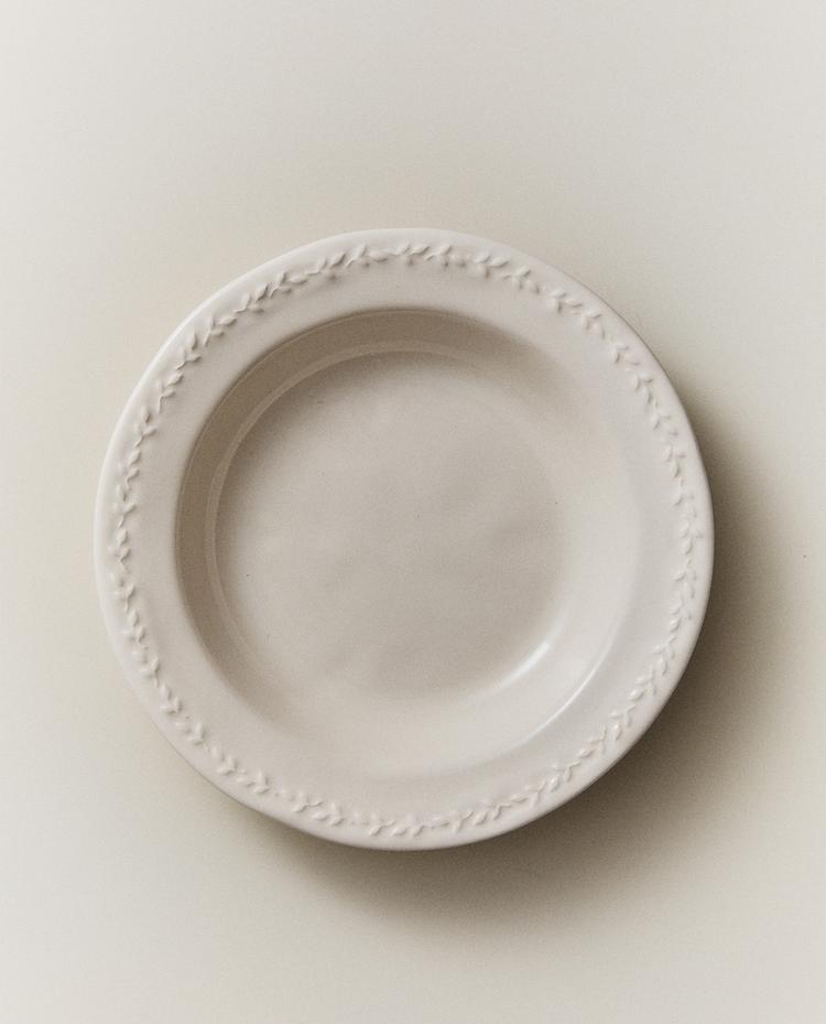 EARTHENWARE SOUP PLATE WITH RAISED-DESIGN EDGE