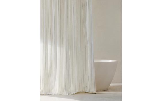 SHOWER CURTAIN WITH THIN STRIPES