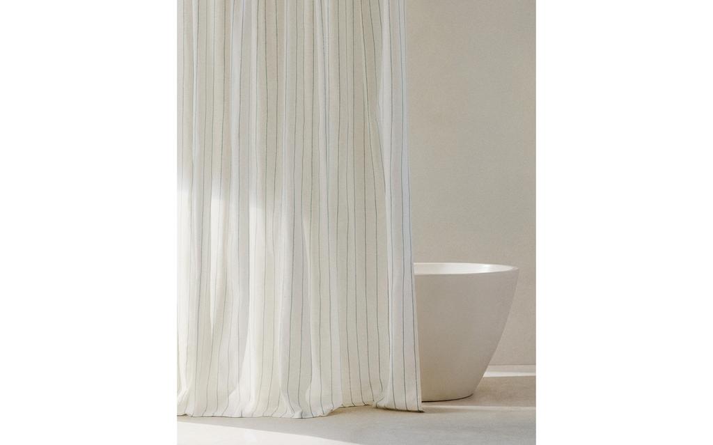 SHOWER CURTAIN WITH THIN STRIPES