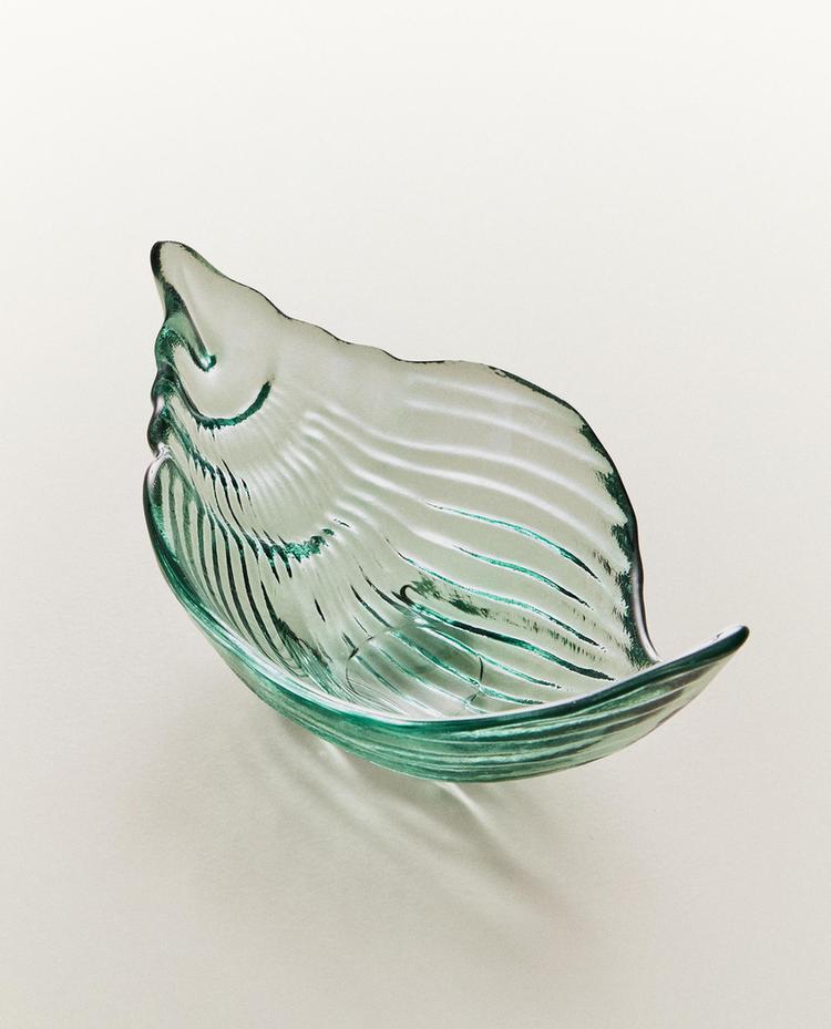 SHELL GLASS BOWL
