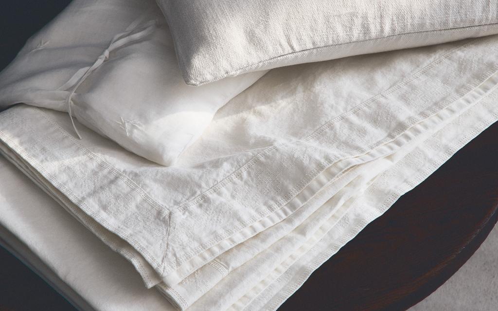 LINEN AND COTTON BEDSPREAD