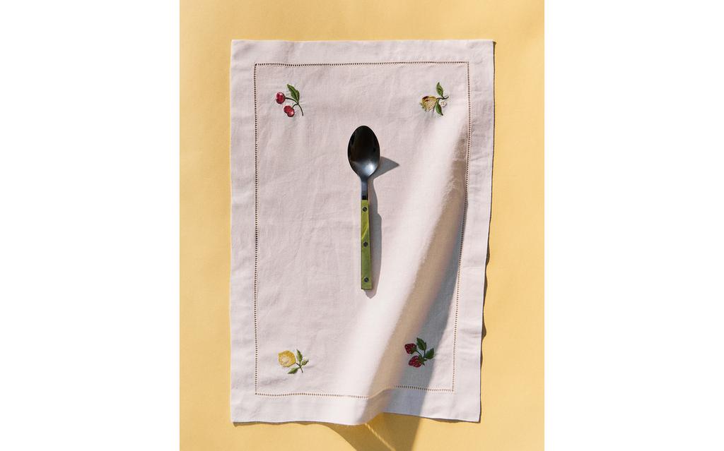 EMBROIDERED FRUIT PLACEMAT