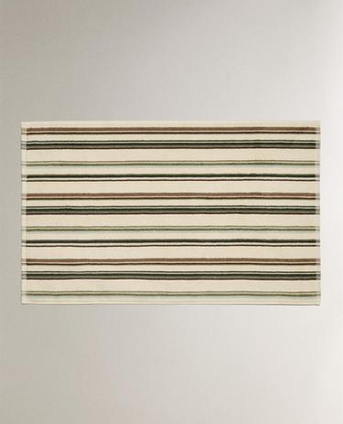 BATH MAT WITH IRREGULAR STRIPES