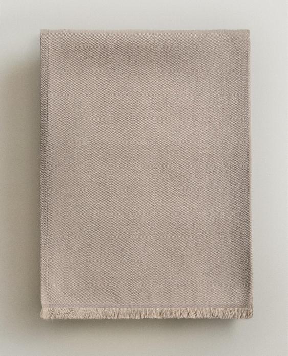 PLAIN MULTIPURPOSE THROW