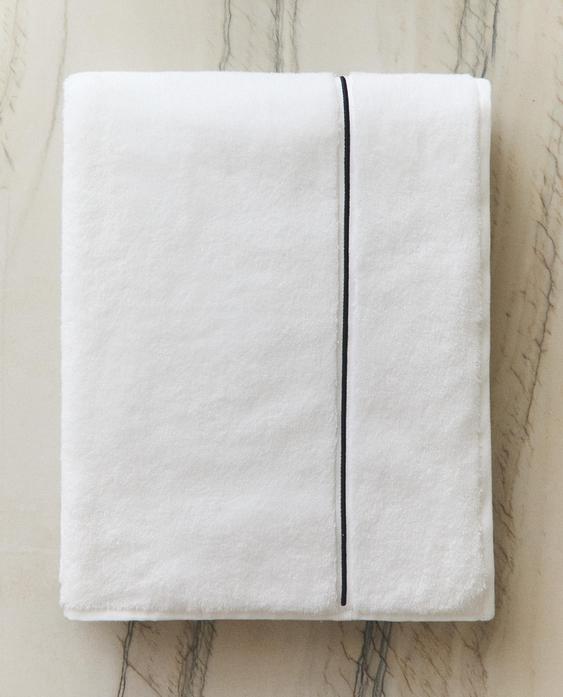 EMBROIDERED TRIM BATH TOWEL